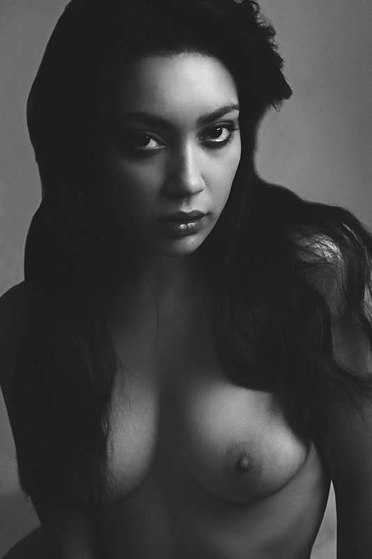 )( Artistic Nude Photo by Photographer rebeccatun_photo