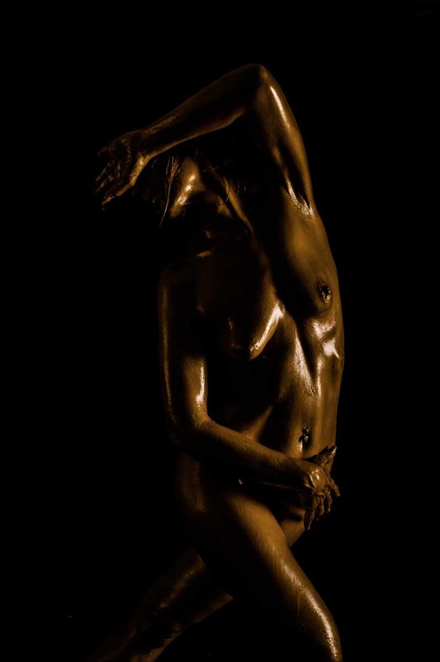  golden woman Artistic Nude Artwork by Photographer Daniel Baraggia