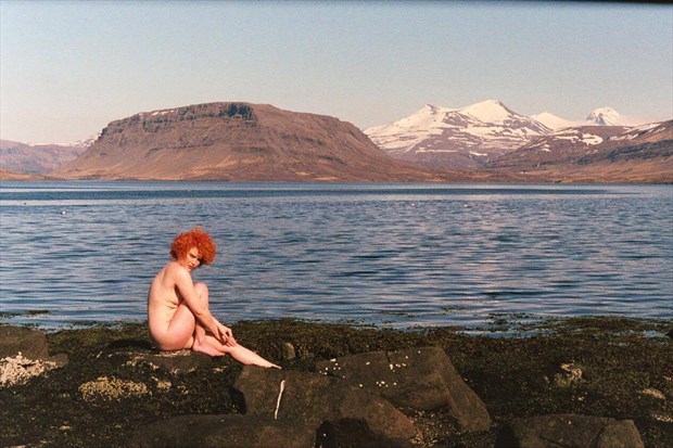  mermaid ponder Artistic Nude Photo by Model Rakel Osk