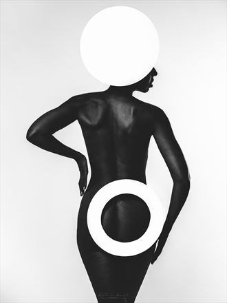 2 circles artistic nude photo by photographer raf van den bogaert