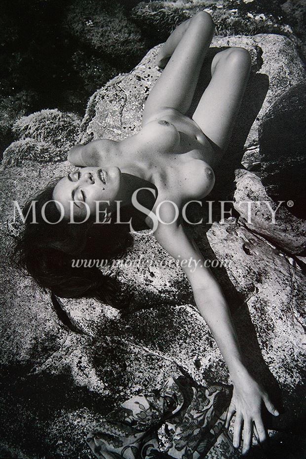 2007 maui 1 artistic nude photo by photographer eric delaforce
