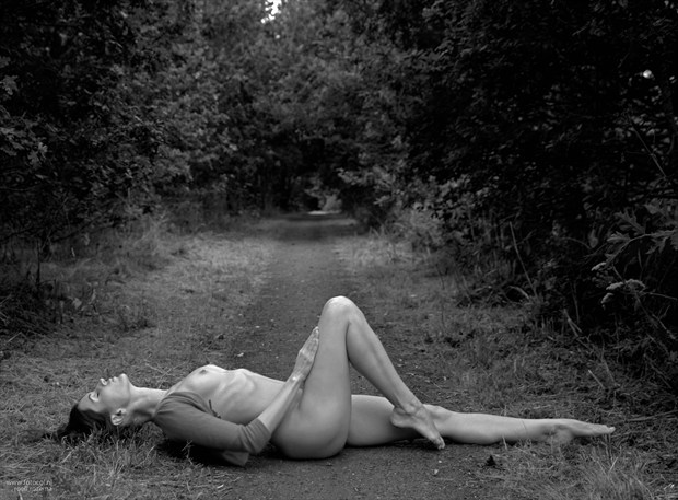 A walk with Vanessa Artistic Nude Photo by Photographer Roelf Rozema Fotocol