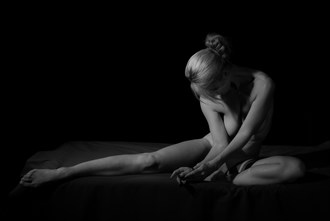 AKH Stretched out Artistic Nude Photo by Photographer BarleyFields