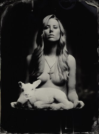Adoration of the Mystic Lamb Artistic Nude Photo by Photographer guncotton