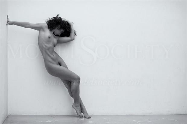 Against the wall Artistic Nude Photo by Photographer BenErnst