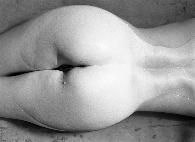 Almond Artistic Nude Photo by Model Riccella