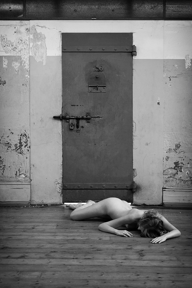 Alone Again Artistic Nude Photo by Photographer Unmasked
