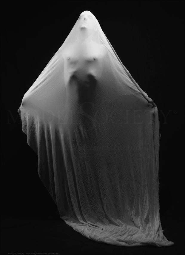 Apparition Artistic Nude Photo by Model Avid Light