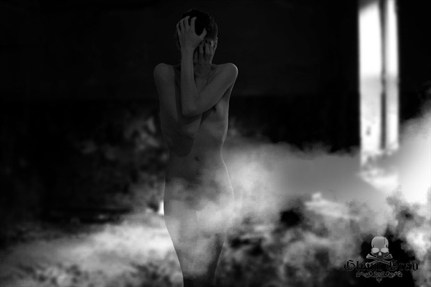 Artistic Nude Chiaroscuro Artwork by Model Glemt Grav