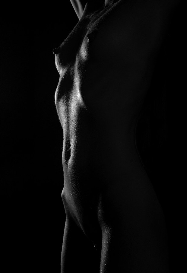 Artistic Nude Chiaroscuro Photo by Model Kseniia 