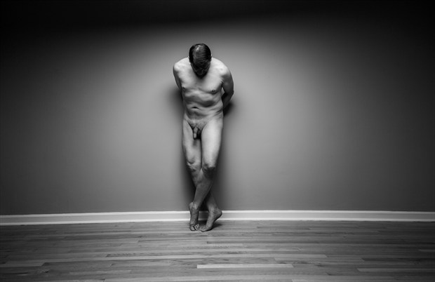 Artistic Nude Chiaroscuro Photo by Model Rhynelmrk