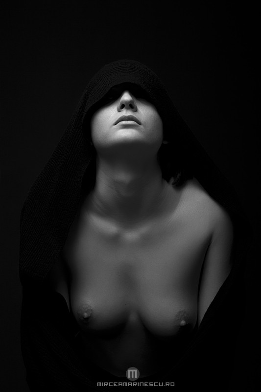 Artistic Nude Chiaroscuro Photo by Photographer Mircea Marinescu