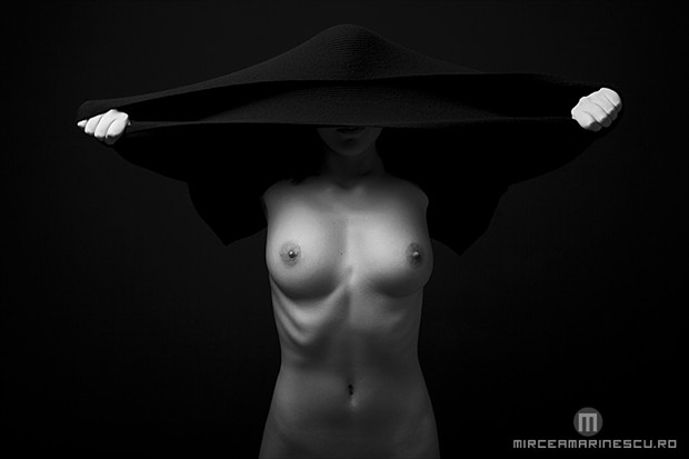 Artistic Nude Chiaroscuro Photo by Photographer Mircea Marinescu