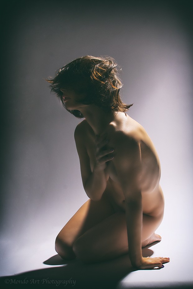 Artistic Nude Chiaroscuro Photo by Photographer Mondo