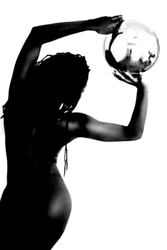 Artistic Nude Chiaroscuro Photo by Photographer Mshairi