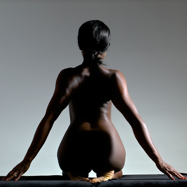 Artistic Nude Chiaroscuro Photo by Photographer NielG