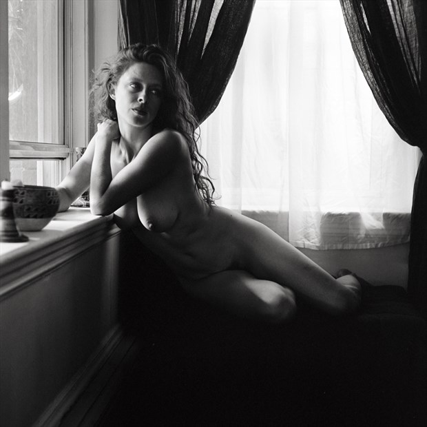 Artistic Nude Chiaroscuro Photo by Photographer Peaquad Imagery