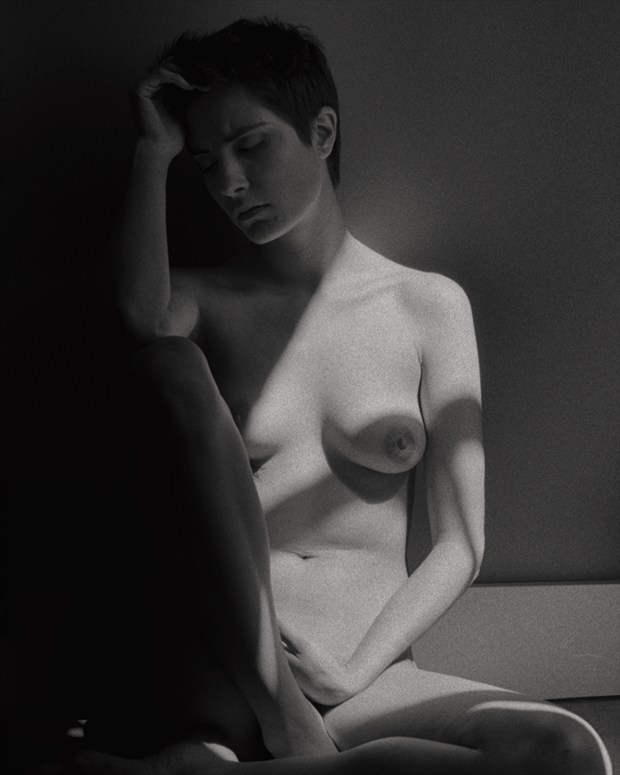 Artistic Nude Chiaroscuro Photo by Photographer Peaquad Imagery