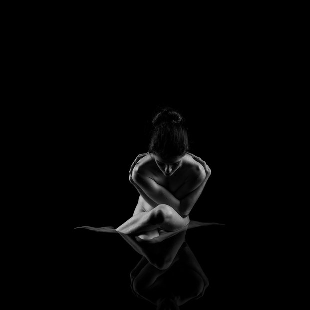 Artistic Nude Chiaroscuro Photo by Photographer darksideofthelens