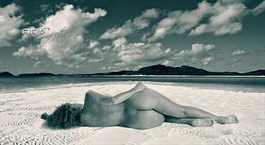 Artistic Nude Erotic Photo by Model Sirsdarkstar