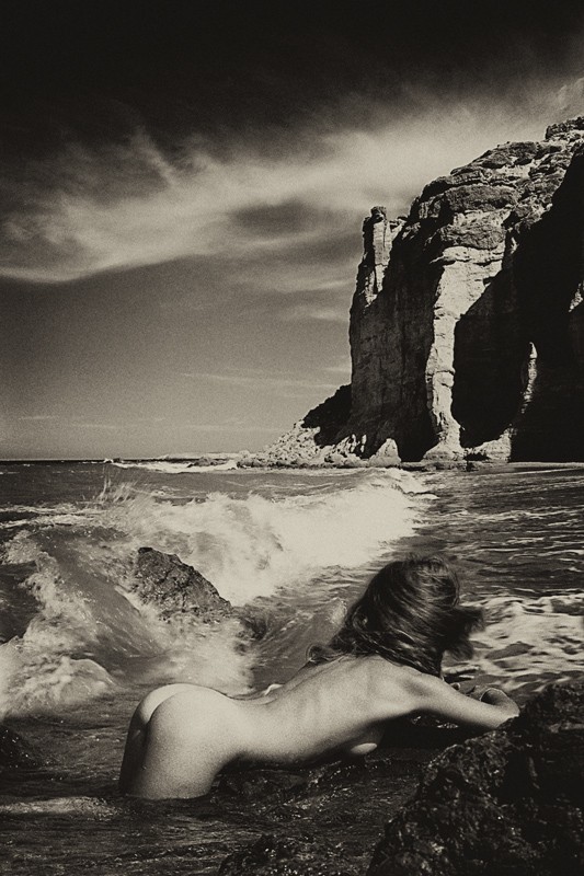 Artistic Nude Erotic Photo by Photographer Manolis Tsantakis