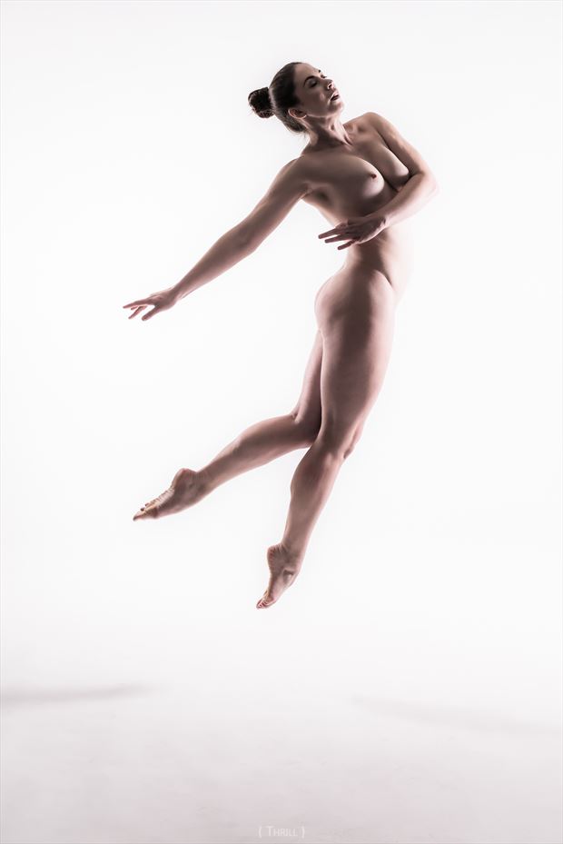 Artistic Nude Figure Study Photo by Model Elle Beth.