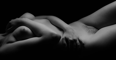 Artistic Nude Figure Study Photo by Model Lila Blue