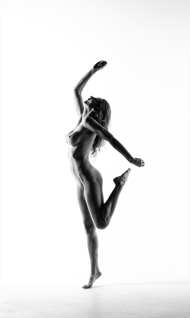 Artistic Nude Figure Study Photo by Model Savannah Costello