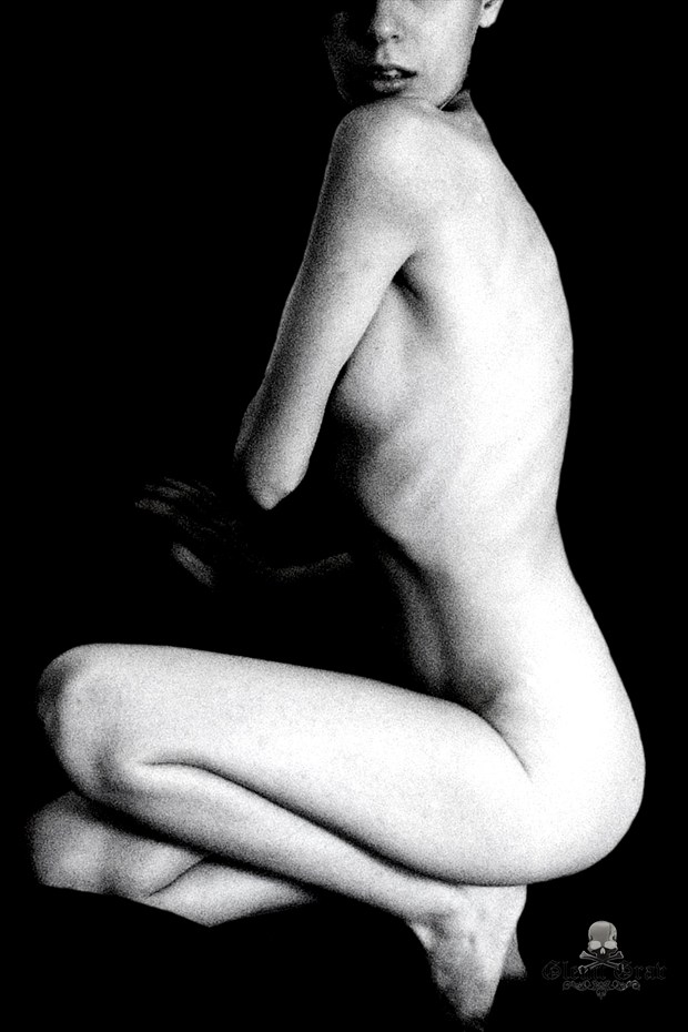 Artistic Nude Glamour Photo by Model Glemt Grav