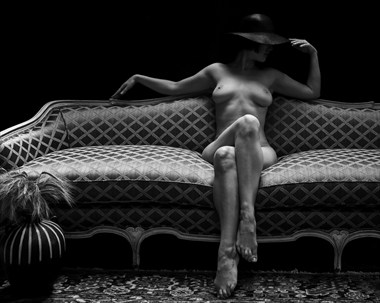 Artistic Nude Natural Light Artwork by Photographer Lonnie Tate