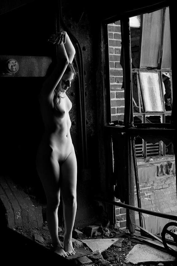 Artistic Nude Natural Light Photo by Model FallenEcho