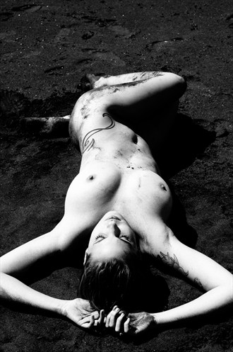 Artistic Nude Natural Light Photo by Photographer Alina Mendoza