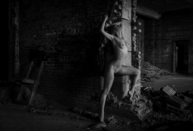 Artistic Nude Natural Light Photo by Photographer Lonnie Tate