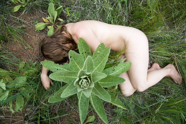 Artistic Nude Nature Photo by Model Scarlett Amethyst
