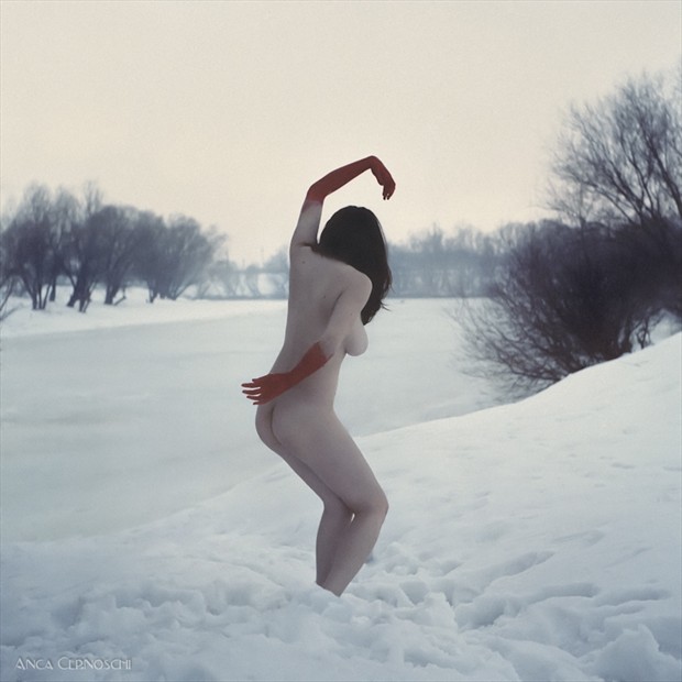 Artistic Nude Nature Photo by Photographer Anca Cernoschi