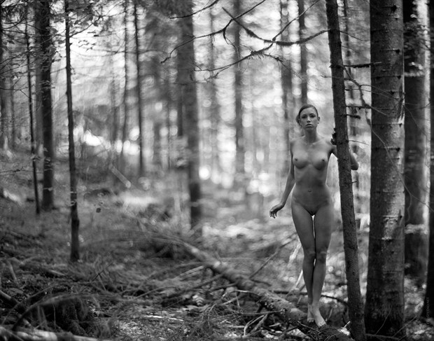 Artistic Nude Nature Photo by Photographer Fabien Queloz