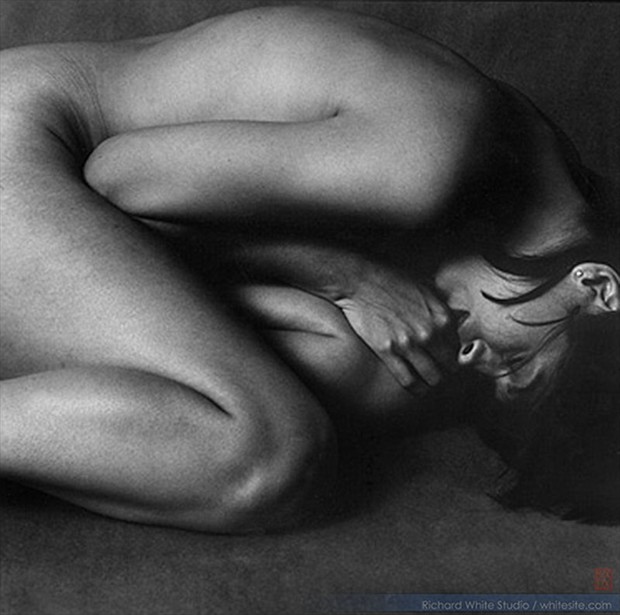 Artistic Nude Photo by Artist Richard White