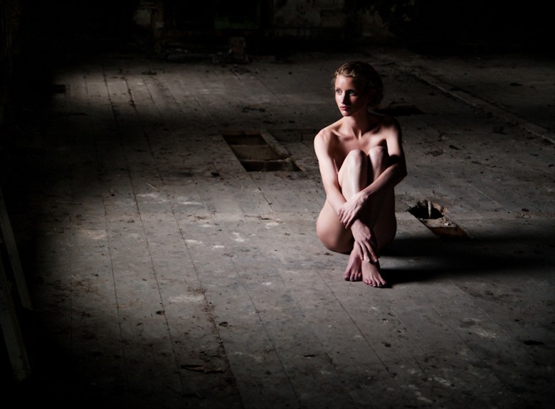 Artistic Nude Photo by Photographer Tim Pile