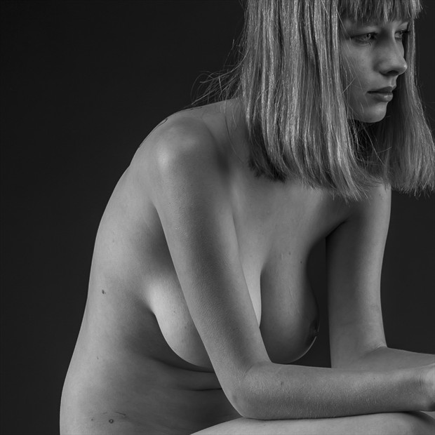 Artistic Nude Photo by Photographer nonuniform