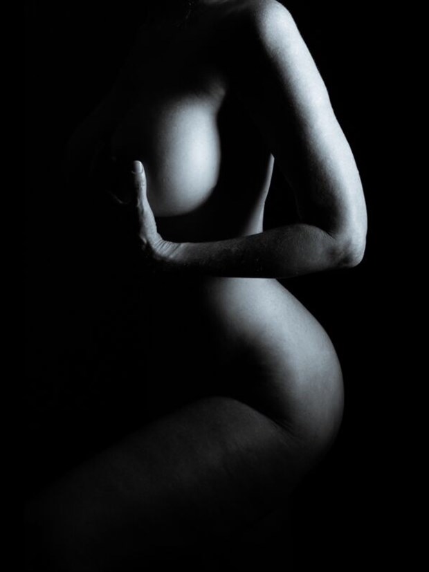 Artistic Nude Silhouette Photo by Model Sirsdarkstar