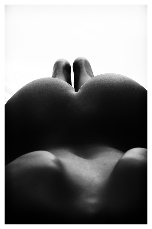 Artistic Nude Silhouette Photo by Photographer CarlosAndrew