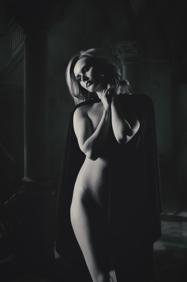 Artistic Nude Studio Lighting Photo by Photographer Malurwin