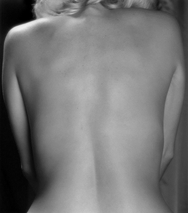 Artistic Nude Studio Lighting Photo by Photographer Ricardo J Garibay
