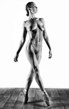 Artistic Nude Studio Lighting Photo by Photographer anthony goodrum