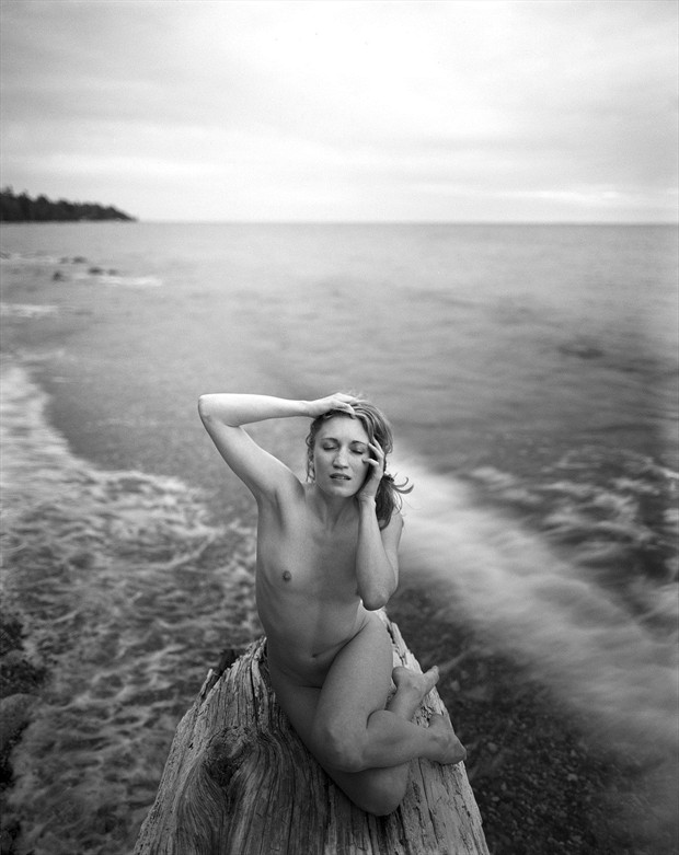 Ashore Artistic Nude Photo by Photographer Ron Skei (RonChez)