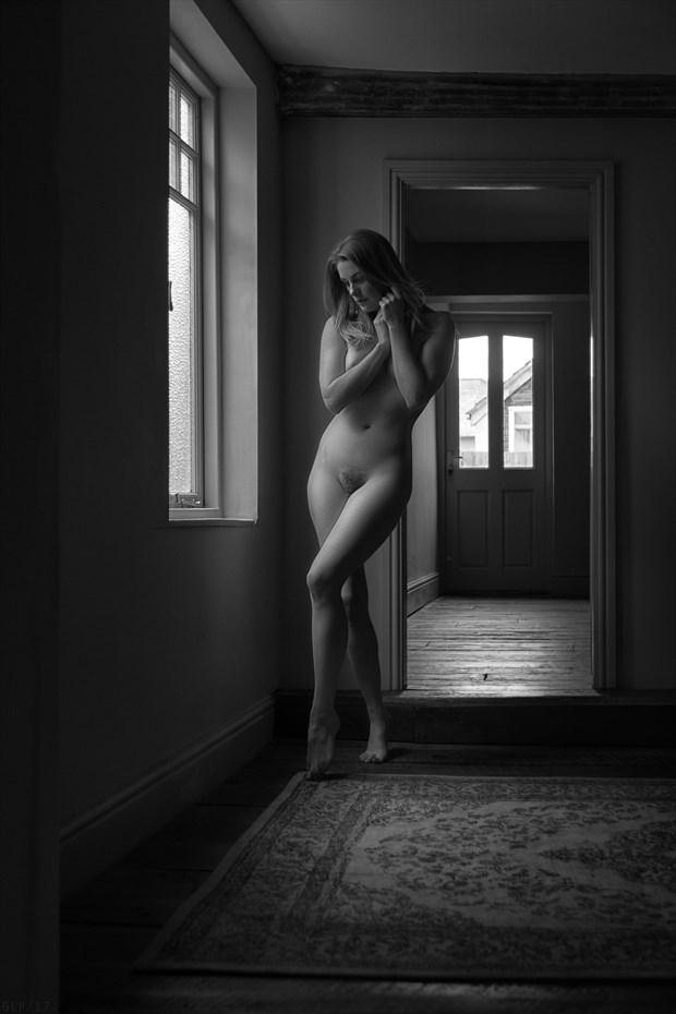 At Home Artistic Nude Photo by Photographer Ghost Light Photo