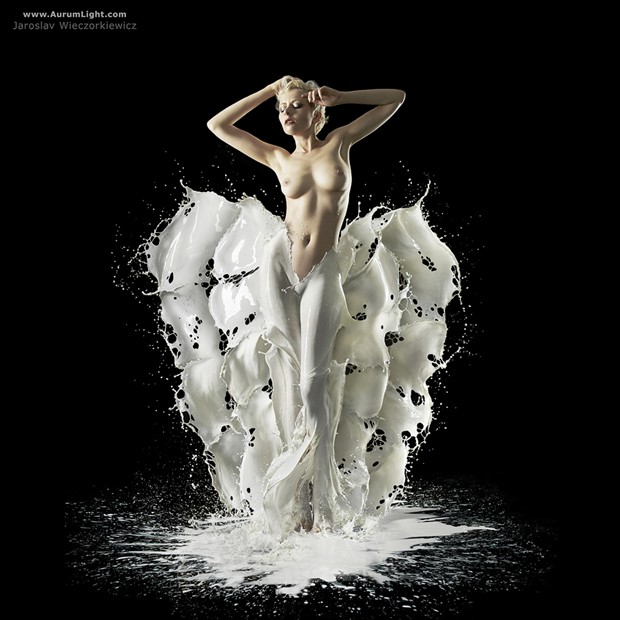 Aurum Light Milk Workshop Artistic Nude Photo by Model Meluxine