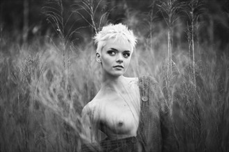BW Artistic Nude Photo by Photographer Pavel Ryzhenkov