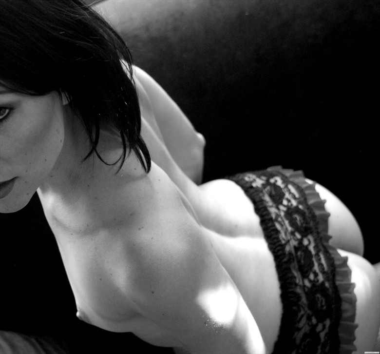 Backward glance Artistic Nude Photo by Photographer Tim Ash