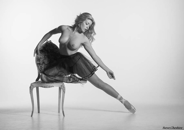 Ballerina Girl Artistic Nude Photo by Photographer Slim